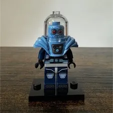 LEGO Mr. Freeze Minifigure - Part of set 70901 - Lego Batman Movie