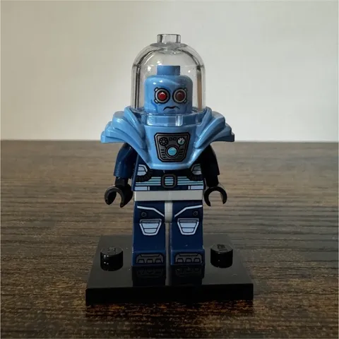 LEGO Mr. Freeze Minifigure - Part of set 70901 - Lego Batman Movie