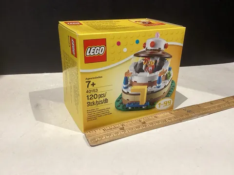 LEGO Seasonal: Birthday Cake Table Decoration (40153) Jester Minifigure