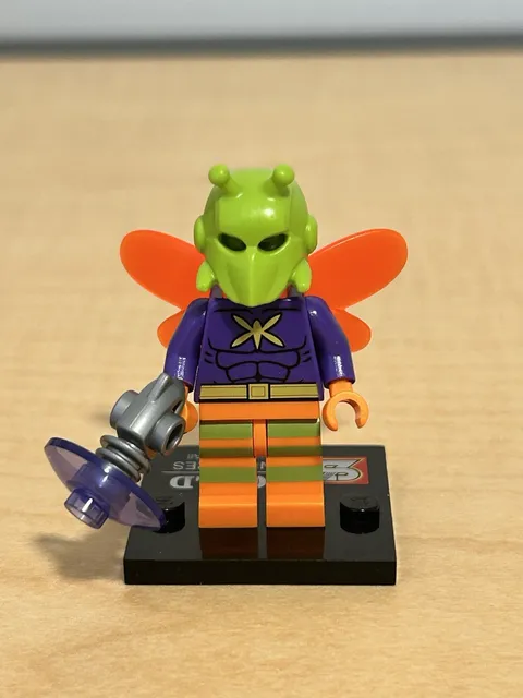 LEGO DC Killer Moth Minifigure sh0276 Great Condition *Missing head*