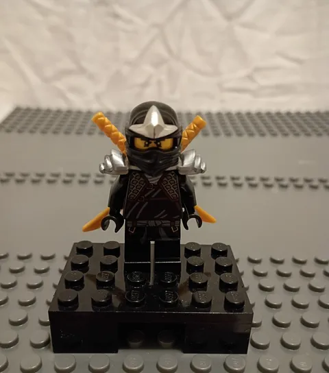LEGO Ninjago Cole ZX Minifigure with Armor Black Ninja (LOT 008)