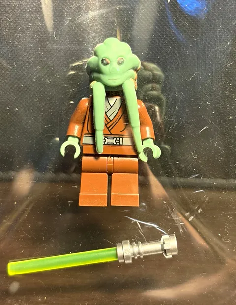 LEGO Star Wars Kit Fisto Minifigure with Green Lightsaber no cape