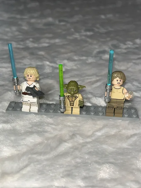 Lot Of 3 Lego Star Wars Minifigures Yoda And Luke Sw0707 Sw0907