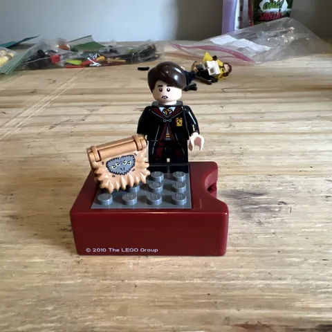 LEGO Harry Potter Minifig Neville Long-bottom & Monster Book Accessory