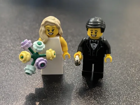 NEW LEGO Bride and Groom Minifigures – Wedding Couple with Bouquet & Ring