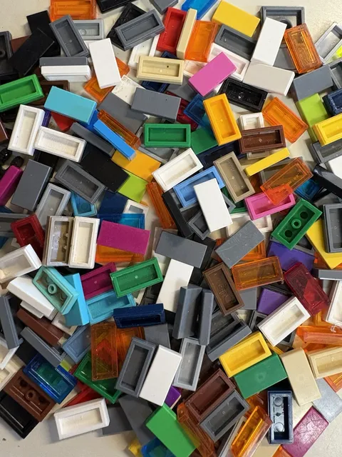 LEGO Bulk Lot Of 100 Random Color 1 X 2 Tile  3069