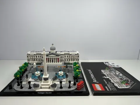 LEGO ARCHITECTURE: Trafalgar Square (21045)