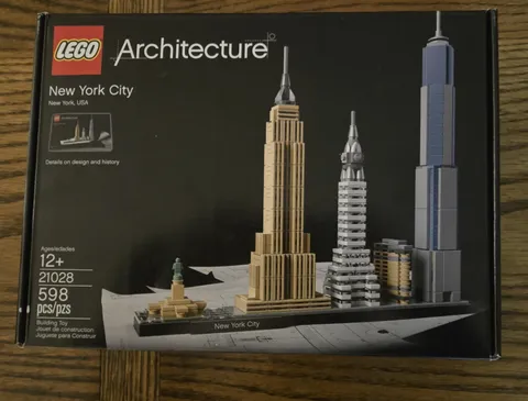 LEGO ARCHITECTURE: New York City (21028)  New  Factory Sealed  Retired