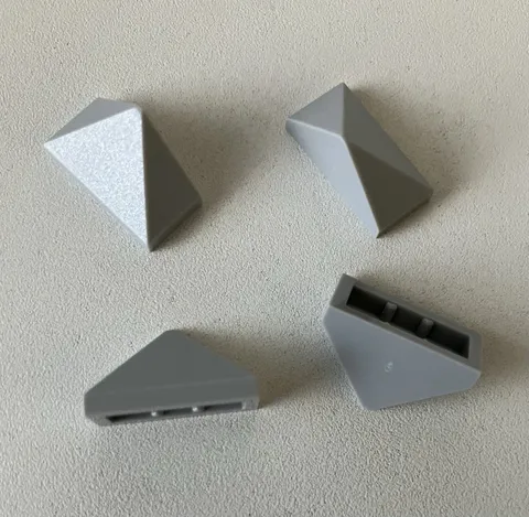 LEGO 4x NEW Pieces Slope 2x1 Triple, 45° LIGHT BLUISH GREY #15571