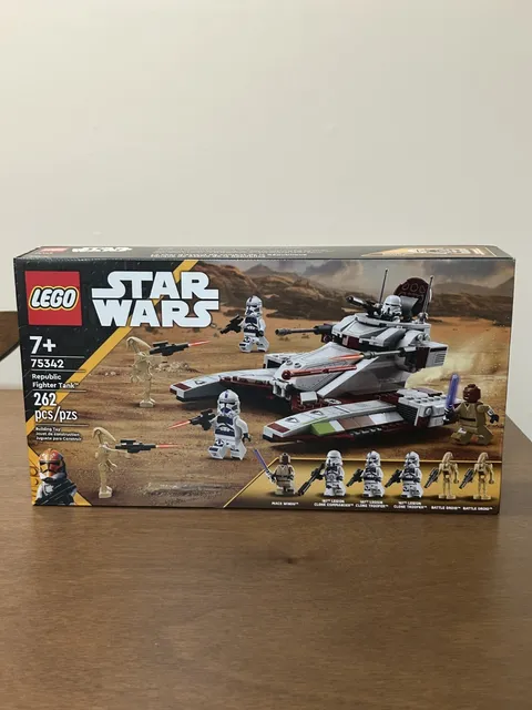 Lego Star Wars Republic Fighter Tank Set 75342 (NEW)