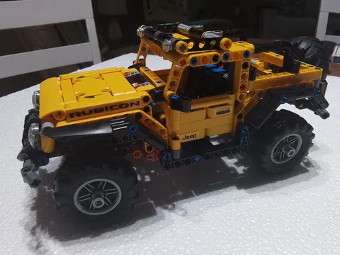 Lego Technic Yellow Jeep Wrangler 42122 Complete No Box No Instructions