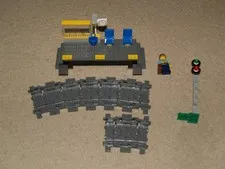 Lego City RC Train Passenger Train 7938 - book 1 train stop set