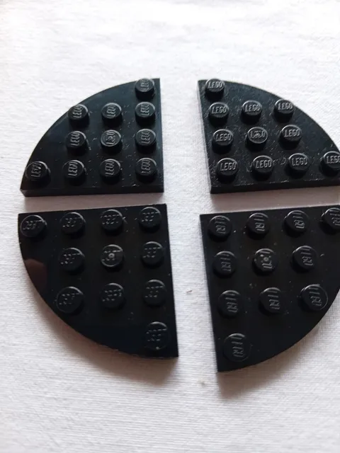No 101 4 x Lego Sheets 4x4 Round Corner 30566 Black