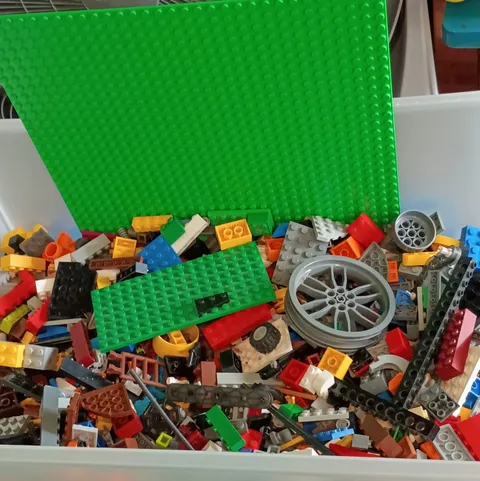 LEGO Bulk Lot Mixed Bricks Pieces Parts Multicolor w/ Gray Baseplate 4 Pounds