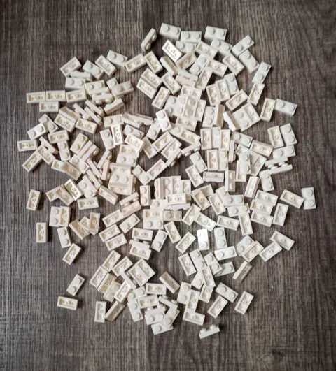 230 pieces White Genuine Lego 1 x 2 Plates; Part 3023; WYSIWYG IRL u get 230 pcs
