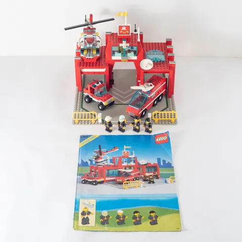 Lego 6389 Fire Station - Fire Control Center (1990)