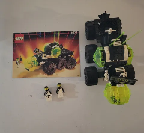 Vintage Lego 6933 Blacktron Spectral Starguider with minis and manual