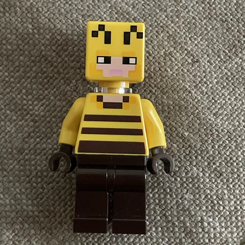 Genuine Lego Beekeeper, no wings, Minecraft Minifigure -min091