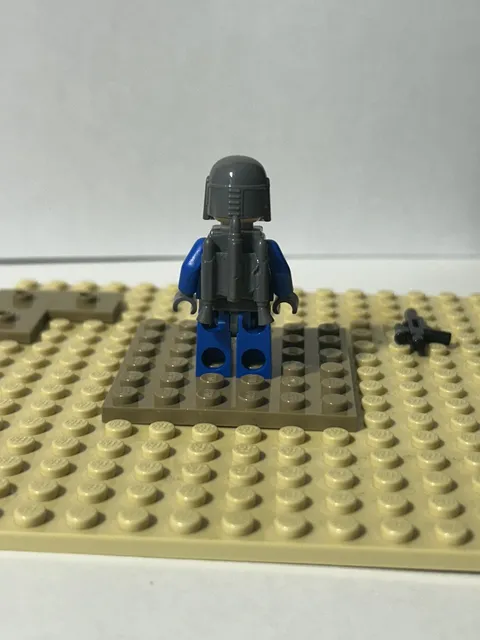 SW775 Lego Mandalorian Death Watch Warrior Minifigure with Weapons 