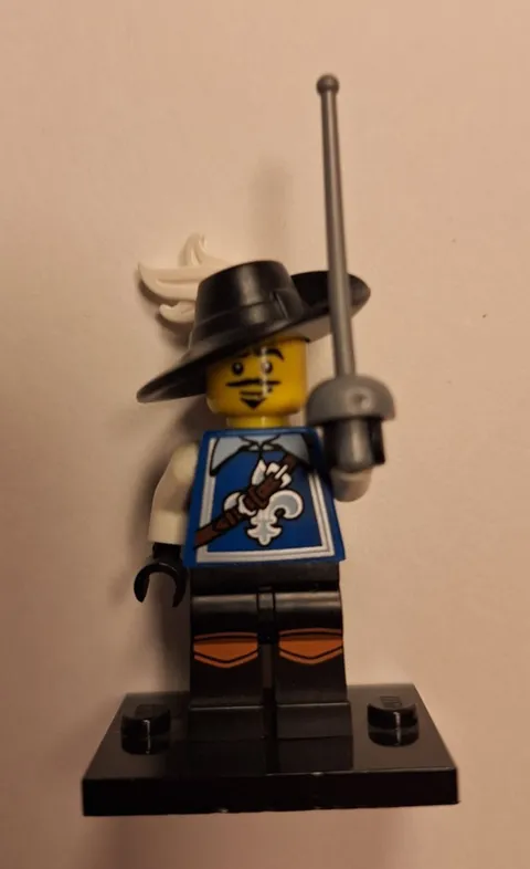 LEGO - Series 4 Minifigure - Musketeer - Minifig and Stand - Complete