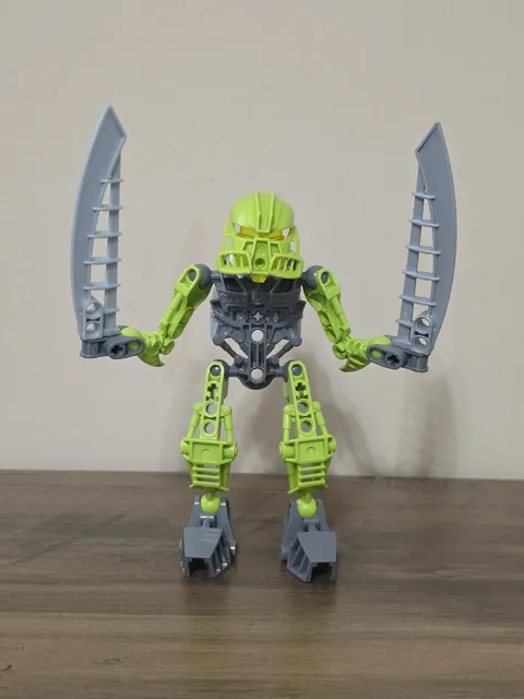 LEGO BIONICLE: Matoran of Light - Tanma (8944) 100% Complete
