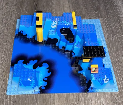 LEGO 32 X 32 Raised Baseplate Canyon With Blue Underwater Pattern 6024