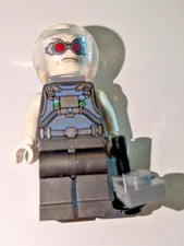 LEGO Mr Freeze Minifigure sh0662 Batman Movie Complete with Dome and Gun
