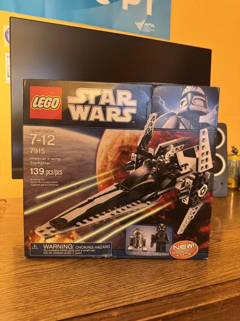 LEGO Star Wars: Imperial V-Wing Starfighter (7915) (new, lightly damaged box)