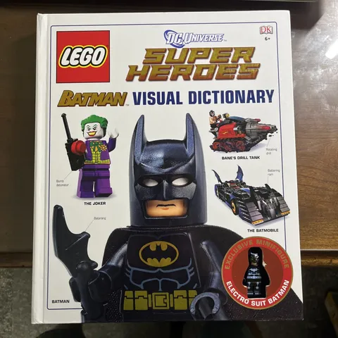 Lego Batman Visual Dictionary Book W/ Electro Suit Batman Minifigure
