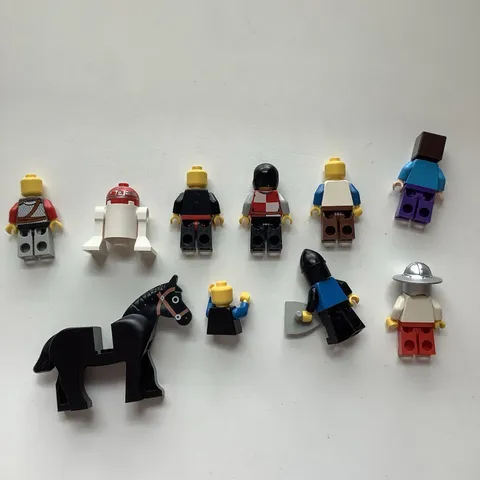 Vintage LEGO Minifigure Lot 1980’s Castle Black Falcon Knight, Horse, Star Wars 