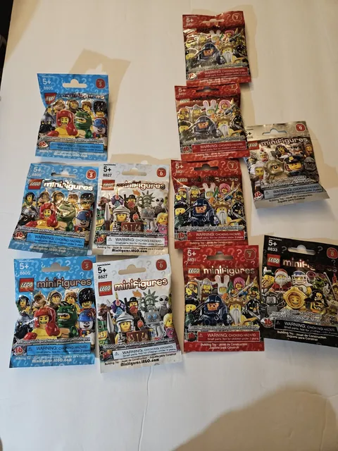 Lot of 11 VINTAGE NEW IN PACKAGE LEGO MINIFIGURES *HARD TO FIND**