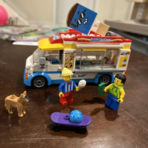 LEGO City 60253 Ice-Cream Truck Near Complete With Box Missing One popsicle