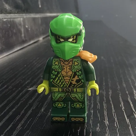 LEGO NINJAGO Lloyd Green Ninja Minifigure Shoulder Armor Dragons Rising NJO0841