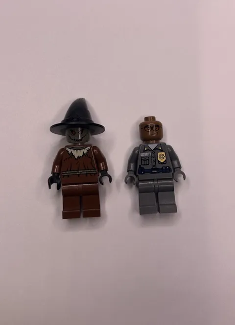 LEGO Batman Scarecrow and security guard 7785 bat016 and bat019
