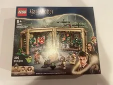 LEGO Harry Potter Hogwarts Castle Herbology Class 76445 - NIB