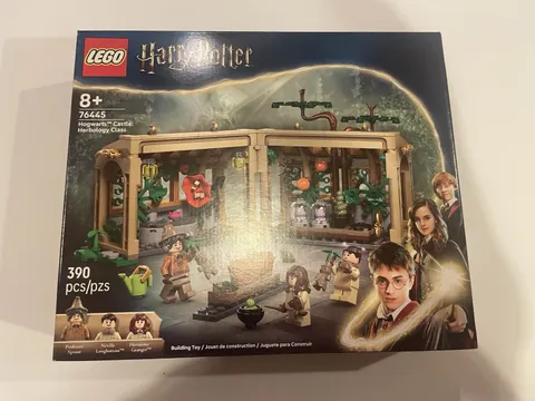 LEGO Harry Potter Hogwarts Castle Herbology Class 76445 - NIB