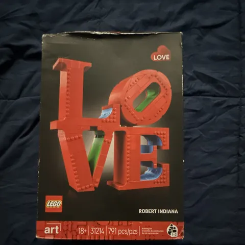 LEGO Art LOVE 31214 Building Set 791 Pieces 18+ Complete Set