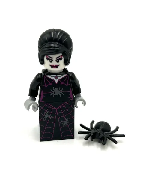 Legoland Spider Lady LEGO Minifigure Park Exclusive Magenta Web Dress 853607