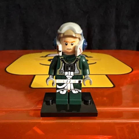 LEGO Star Wars Rebel A-Wing Pilot Minifig