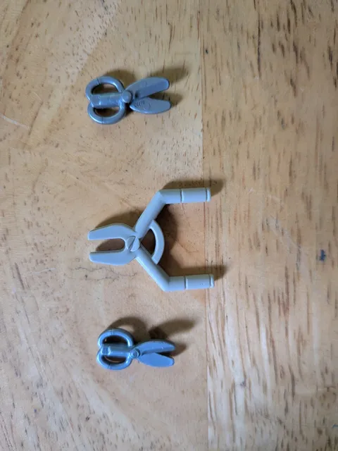 LEGO Flat Silver Minifigure Scissors Clamp Tool Shears Cutters (x3)