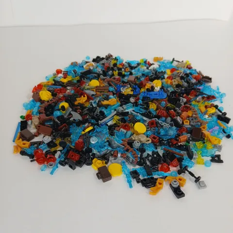 Lot Of Assorted Lego Special Pieces Weapons Wands Blue Power Rats Chains 7 Oz