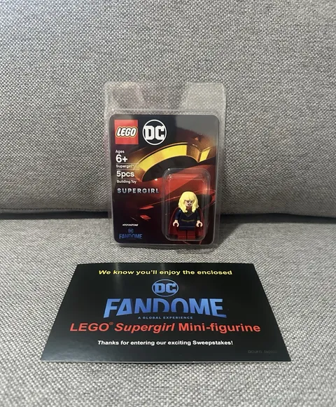 Lego SDCC Mini Figure - SDCC 2020 Fandome Supergirl Minifigure DC Exclusive
