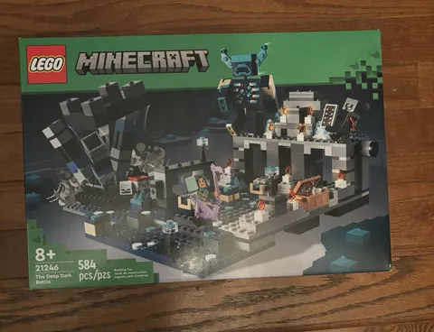 LEGO Minecraft 21246 — The Deep Dark Battle (584 pieces, retired in 2024)
