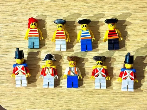 LEGO ONLY Minifigure 6277 Imperial Trading Post Pirates Imperial Guards 1992
