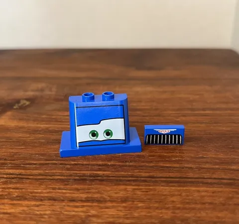 Lego Cars Ivan Mater Blue Windscreen Eyes & Ivan Plate Replacement Parts