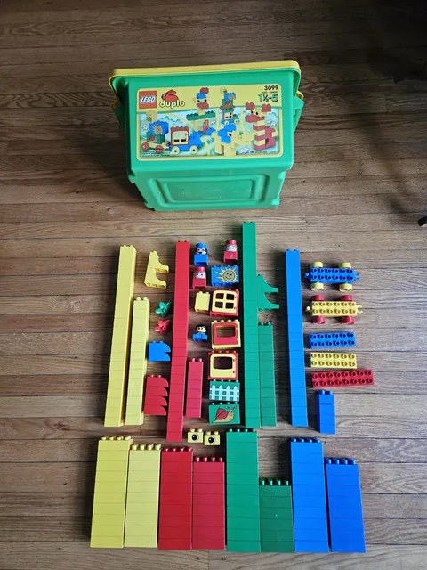 Lego Duplo Large Block with a storage Tub 3099 Total Of 224 pieces 