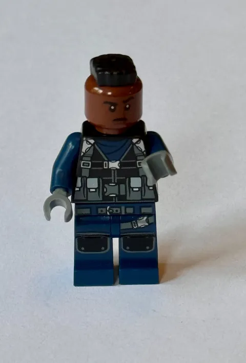 NEW Lego 75931 Guard Mohawk Jurassic World Wide Minifigure ACU Tracker jw035