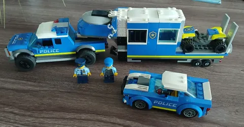 LEGO City Police Mobile Command Trailer, Truck. Most of set 60315 plus Bonuses