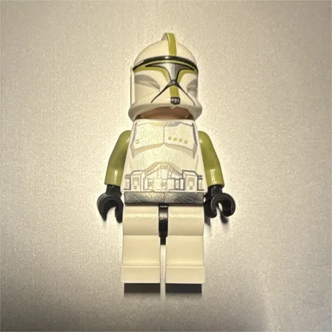 LEGO Minifigure Trooper Figure w/ White Helmet, Olive Arms, Black Hands