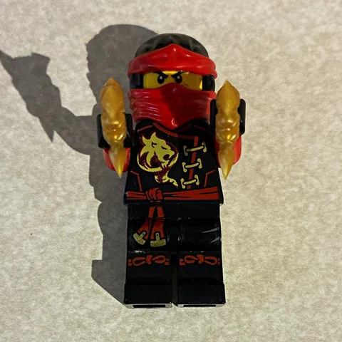 LEGO NINJAGO Kai Black/Red Ninja Minifigure w/ Gold Weapons njo015 2012